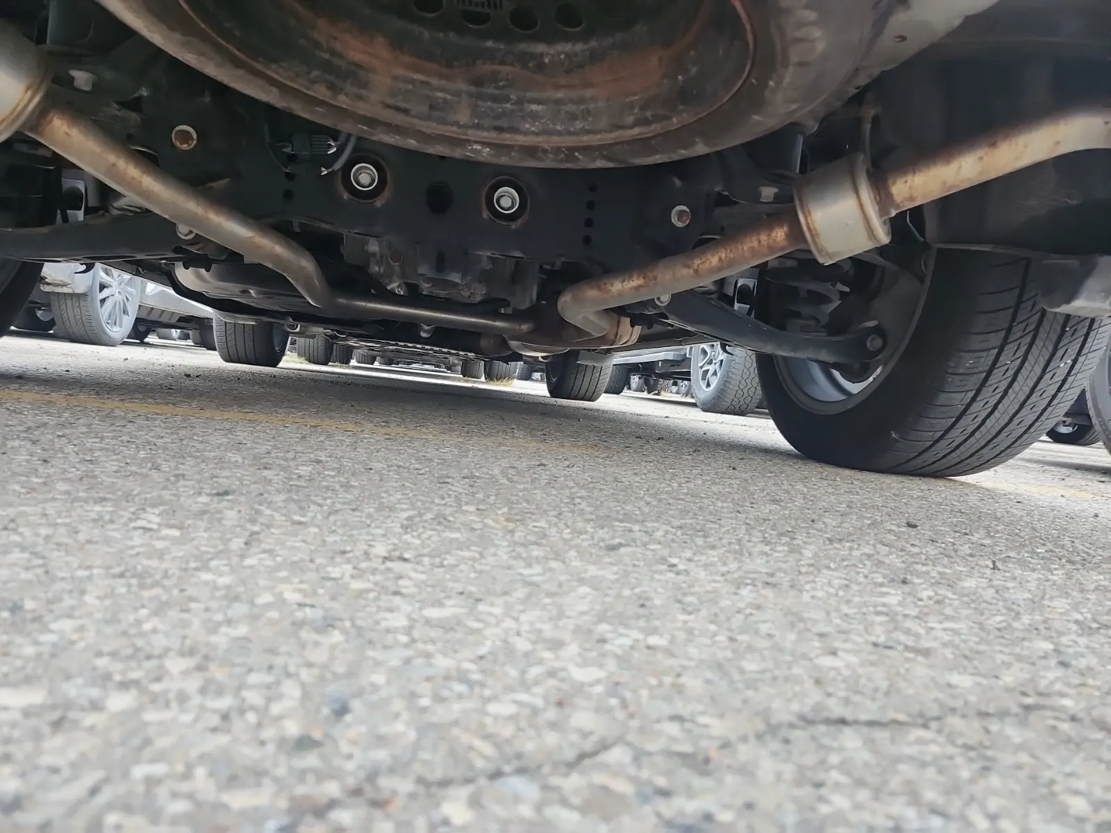 Undercarriage - Rear Photo