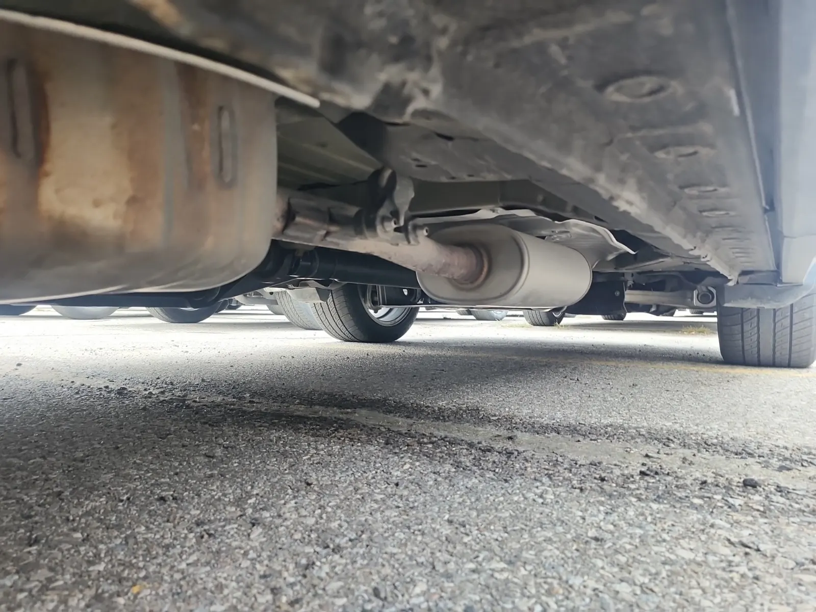 Undercarriage - Passenger Photo