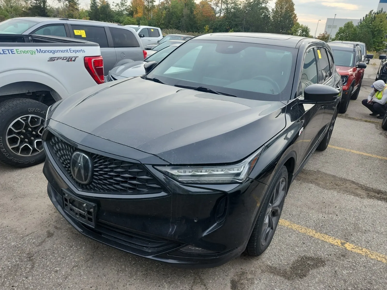 Front driver 3/4 photo