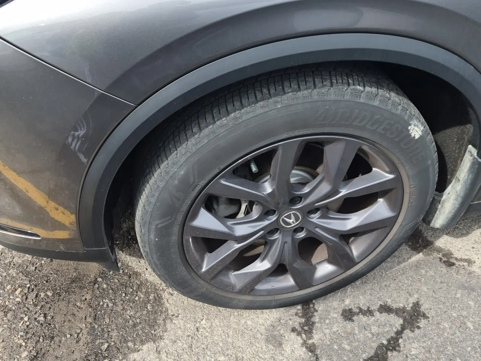 Front driver wheel/tire photo