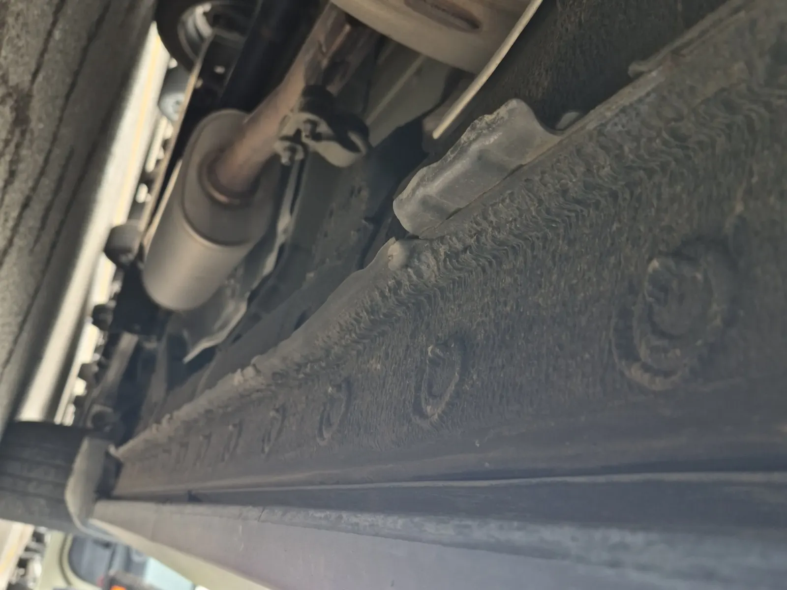 Undercarriage - Passenger Photo