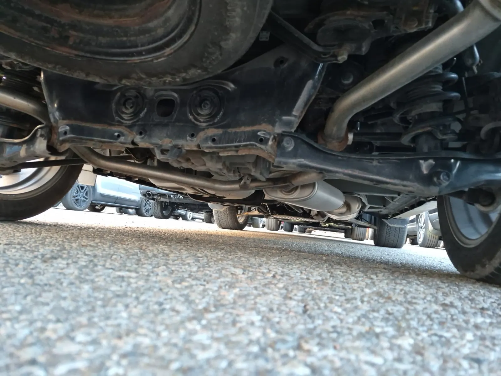 Undercarriage - Rear Photo