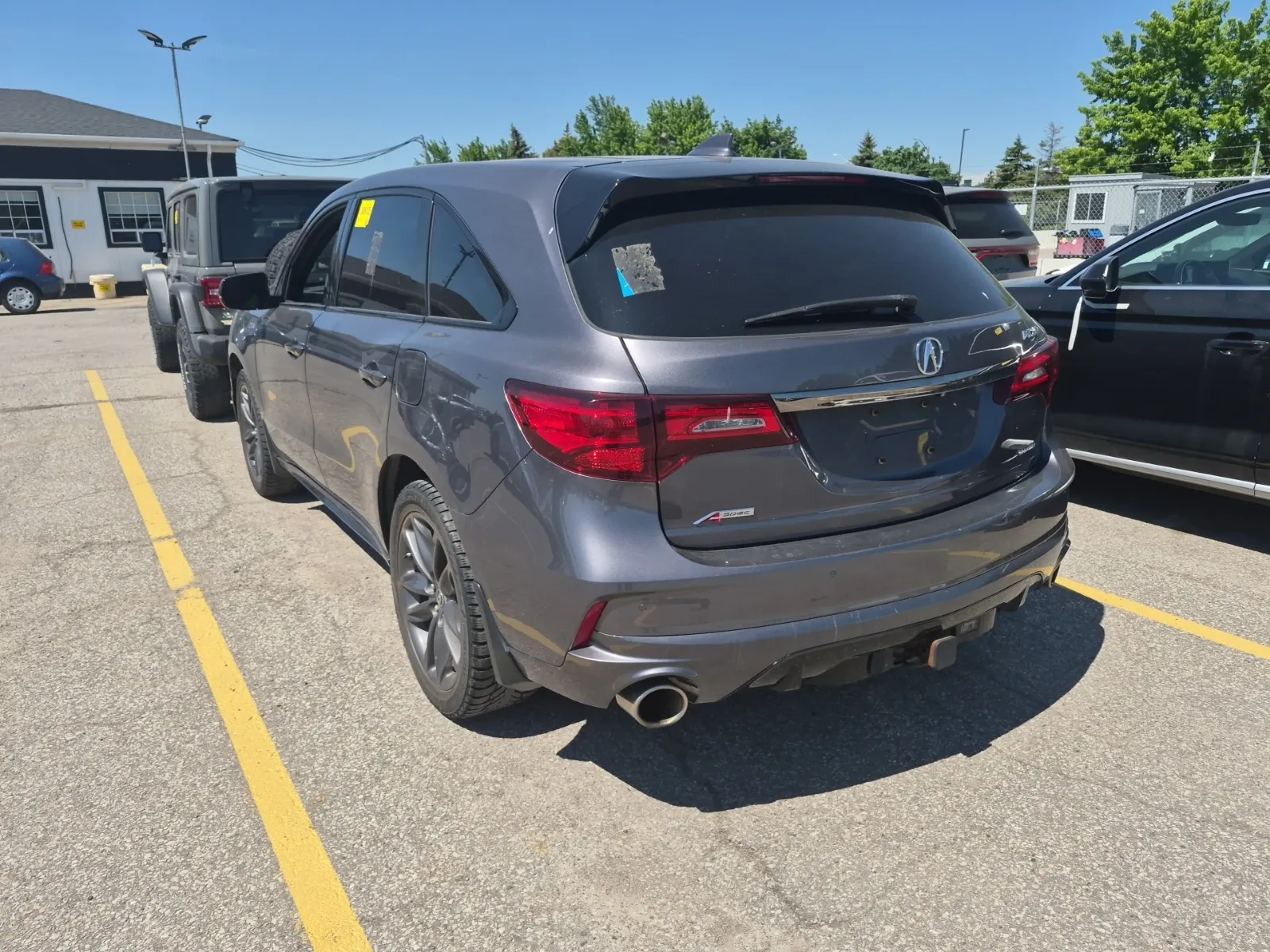 Driver Rear 3/4 Photo