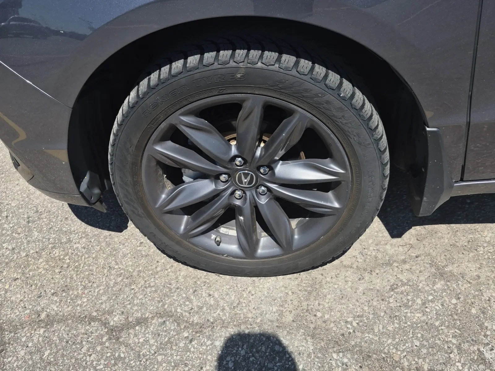 Front driver wheel/tire photo