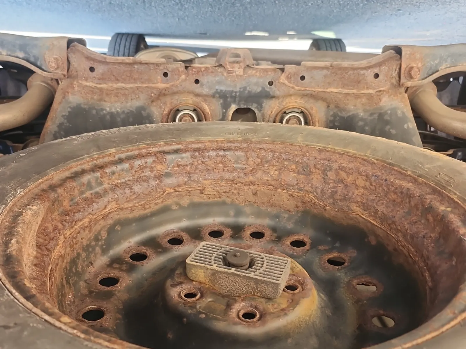 Spare Tire & Wheel Photo