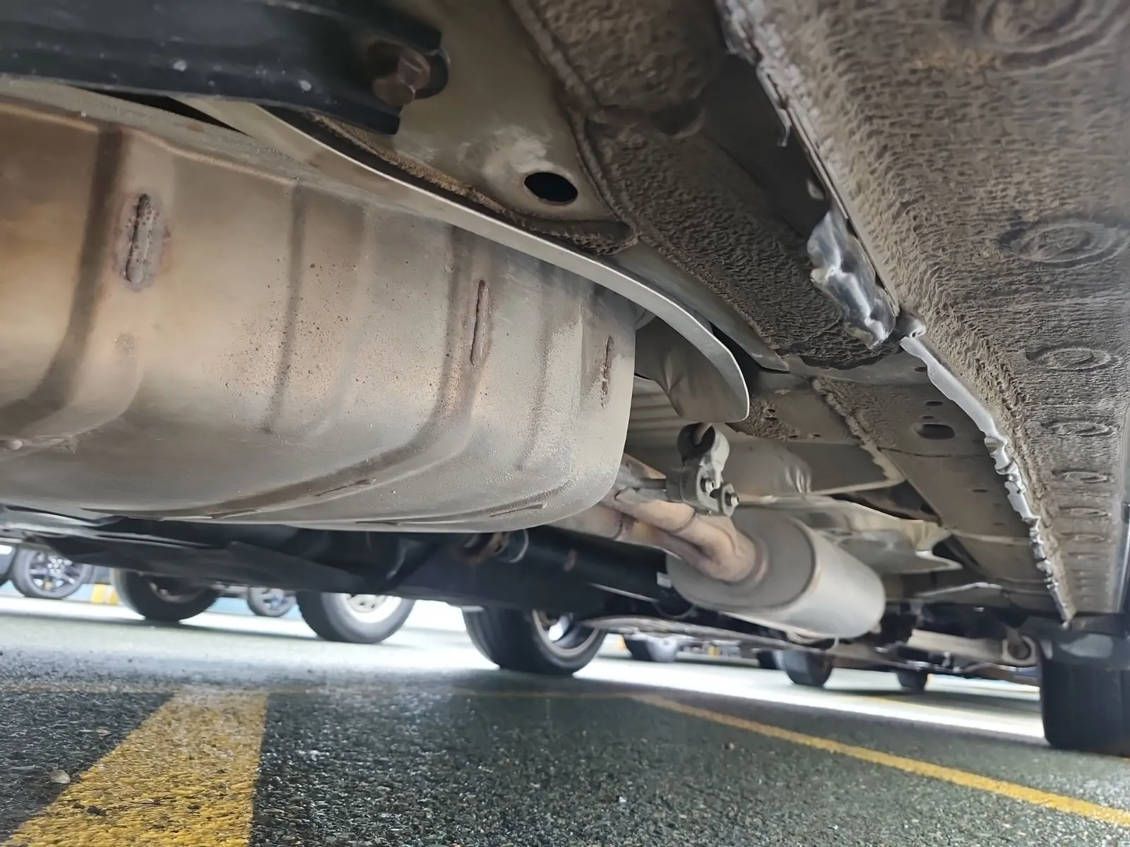 Undercarriage - Passenger Photo