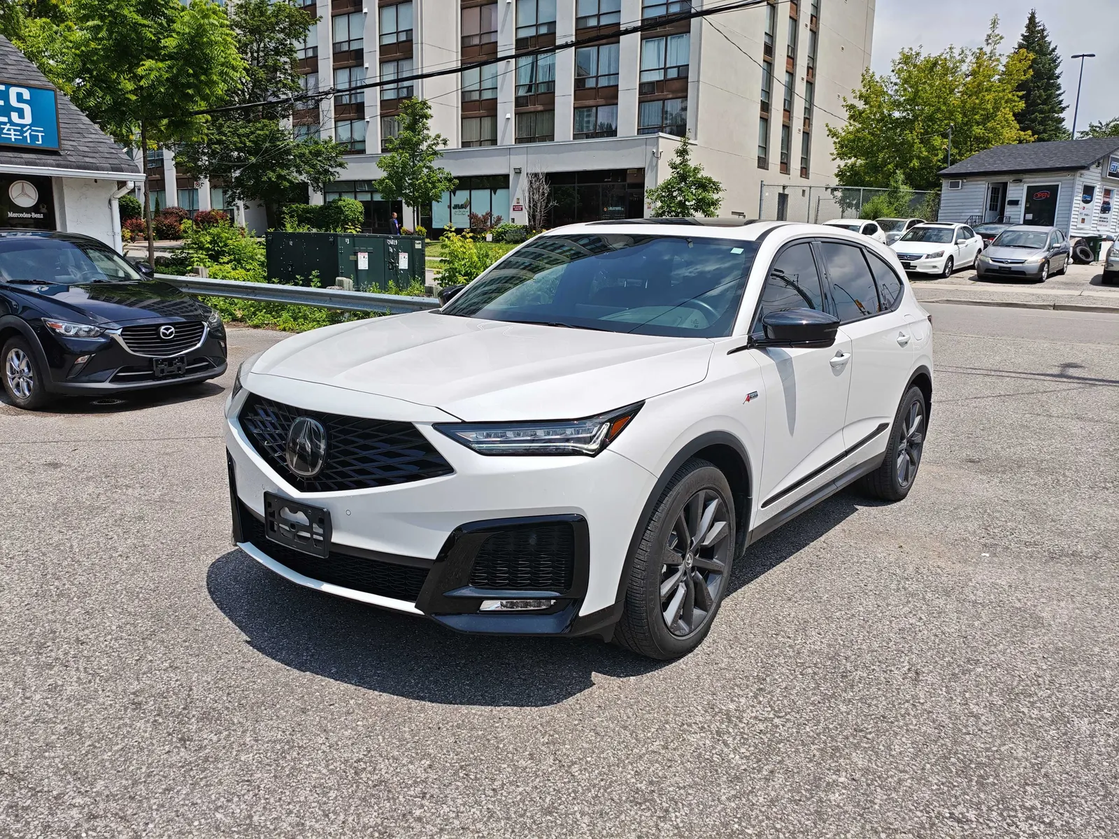 3/4 Front (Main image)