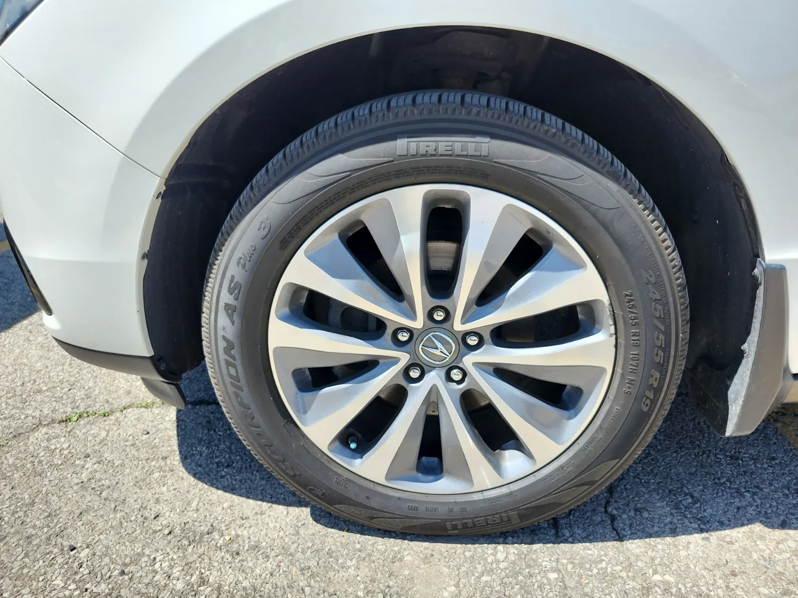 Front driver wheel/tire photo
