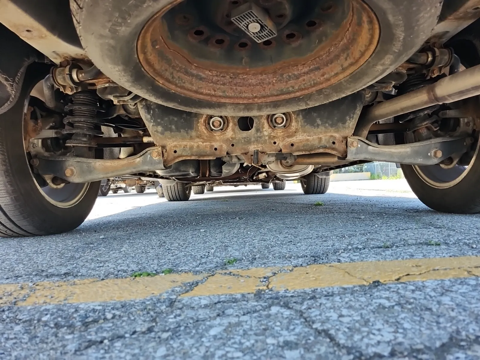 Undercarriage - Rear Photo