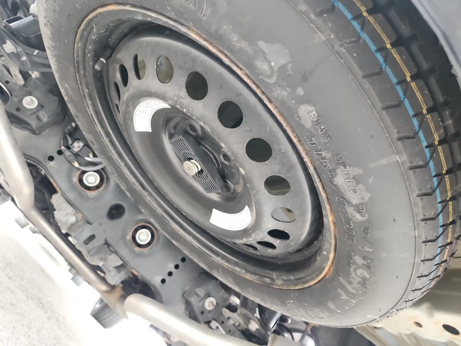 Spare Tire & Wheel Photo