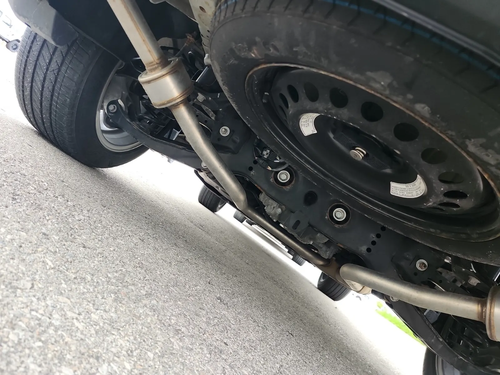 Undercarriage - Rear Photo
