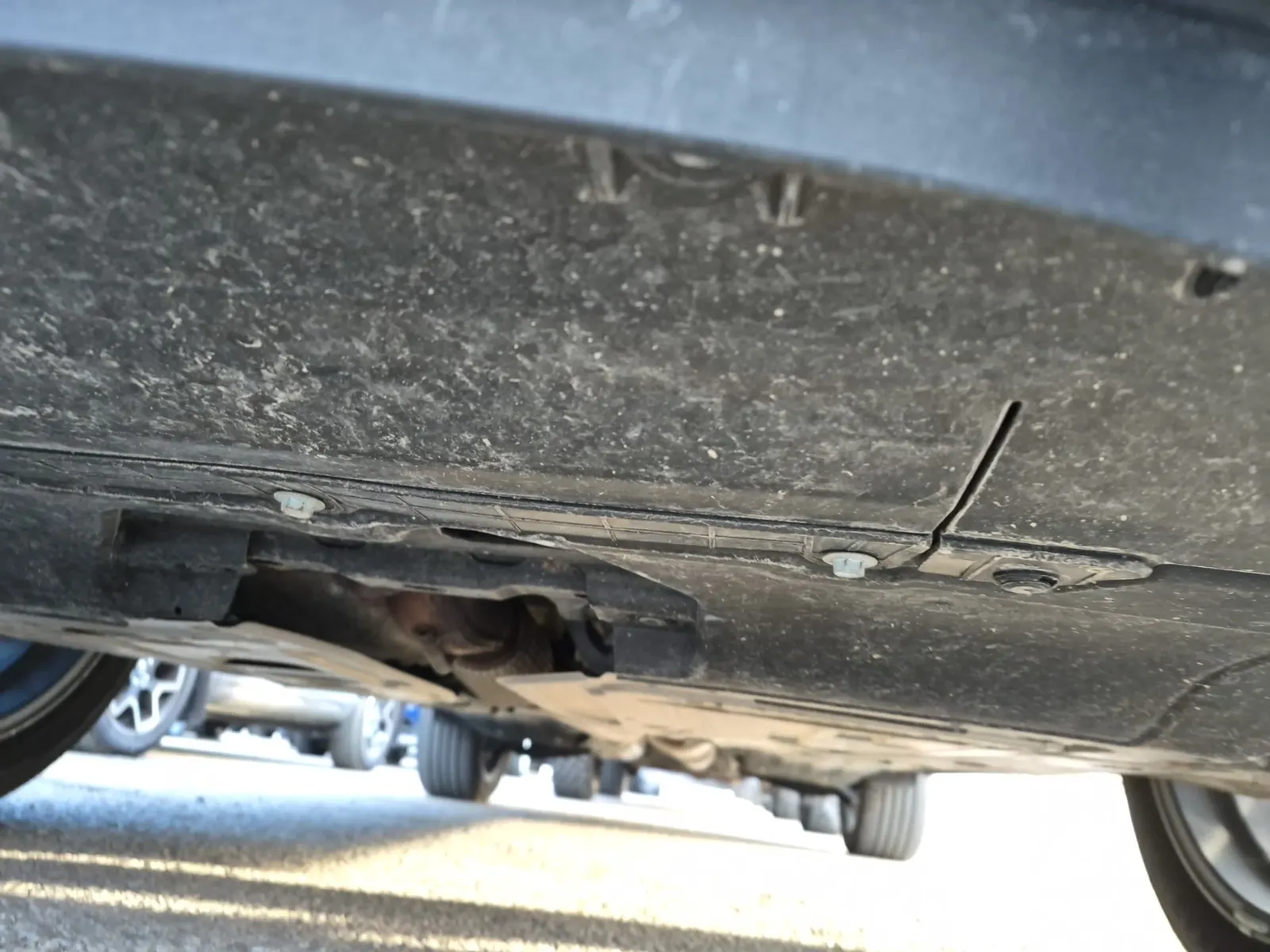 Undercarriage - Front Photo