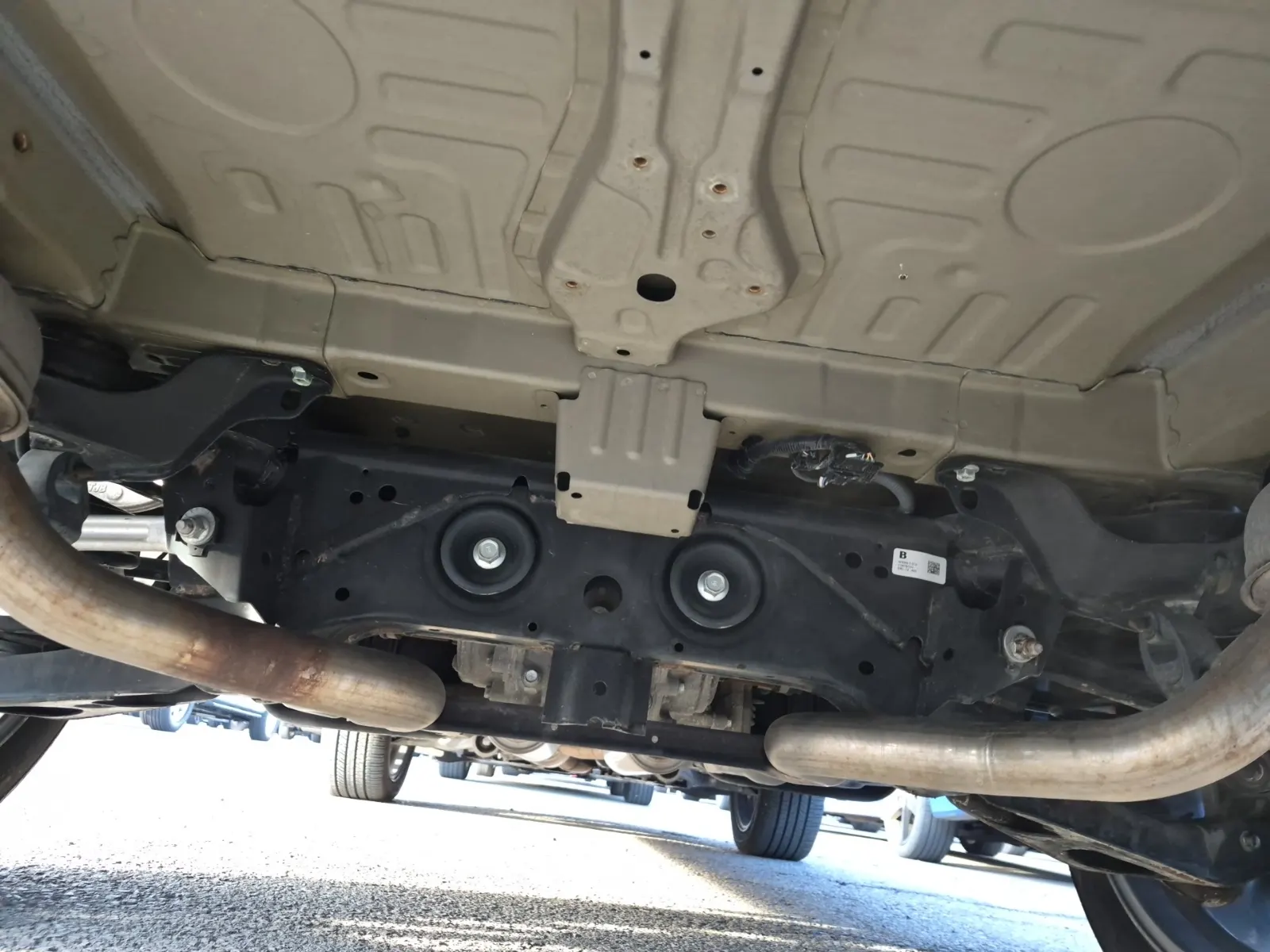 Undercarriage - Rear Photo