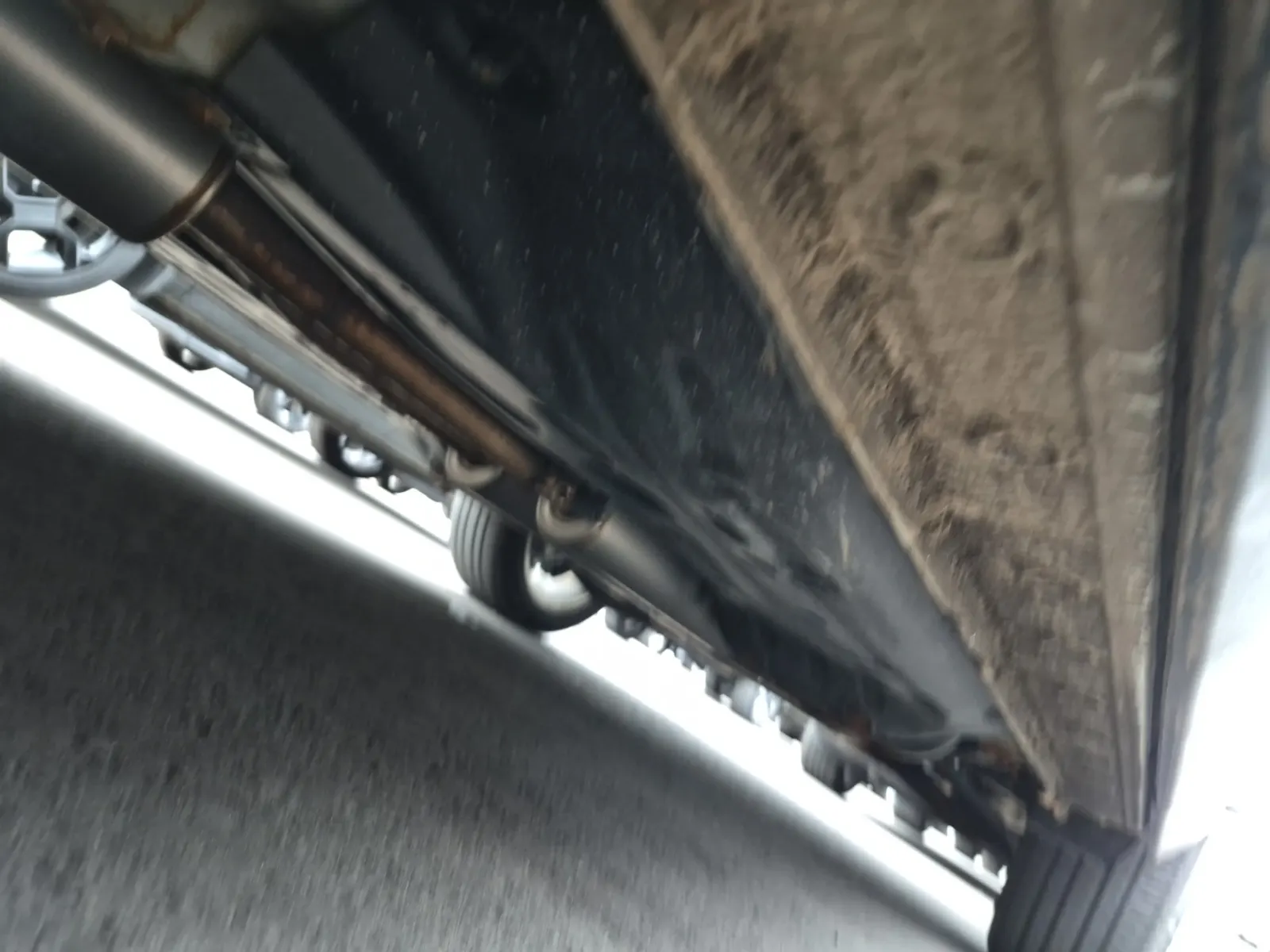 Undercarriage - Driver Photo