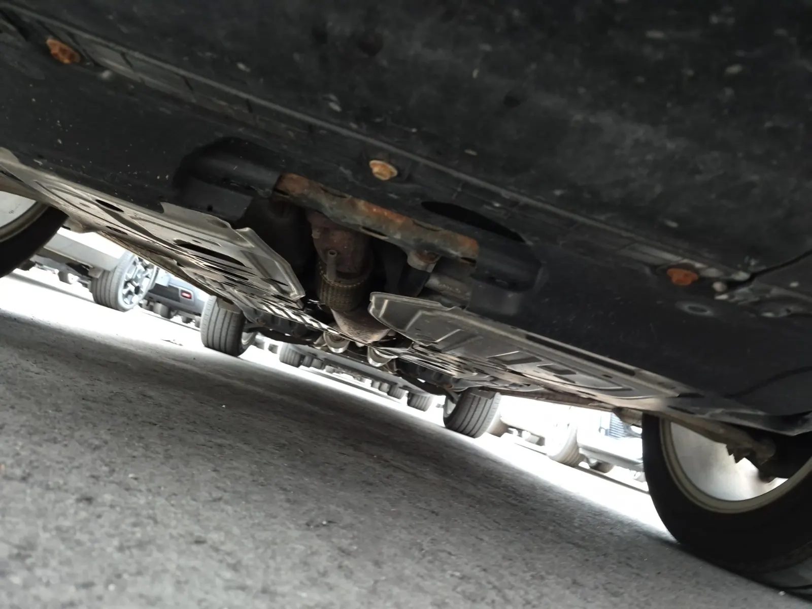 Undercarriage - Front Photo