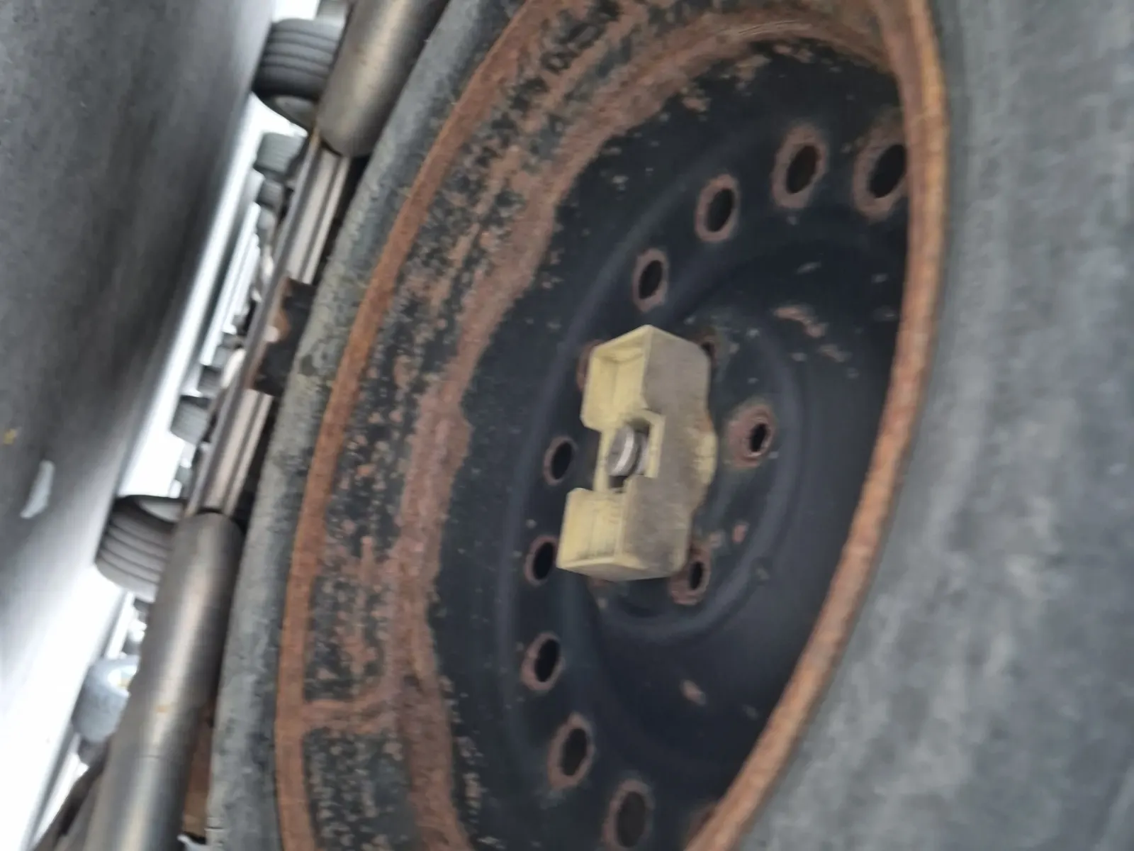 Spare Tire & Wheel Photo