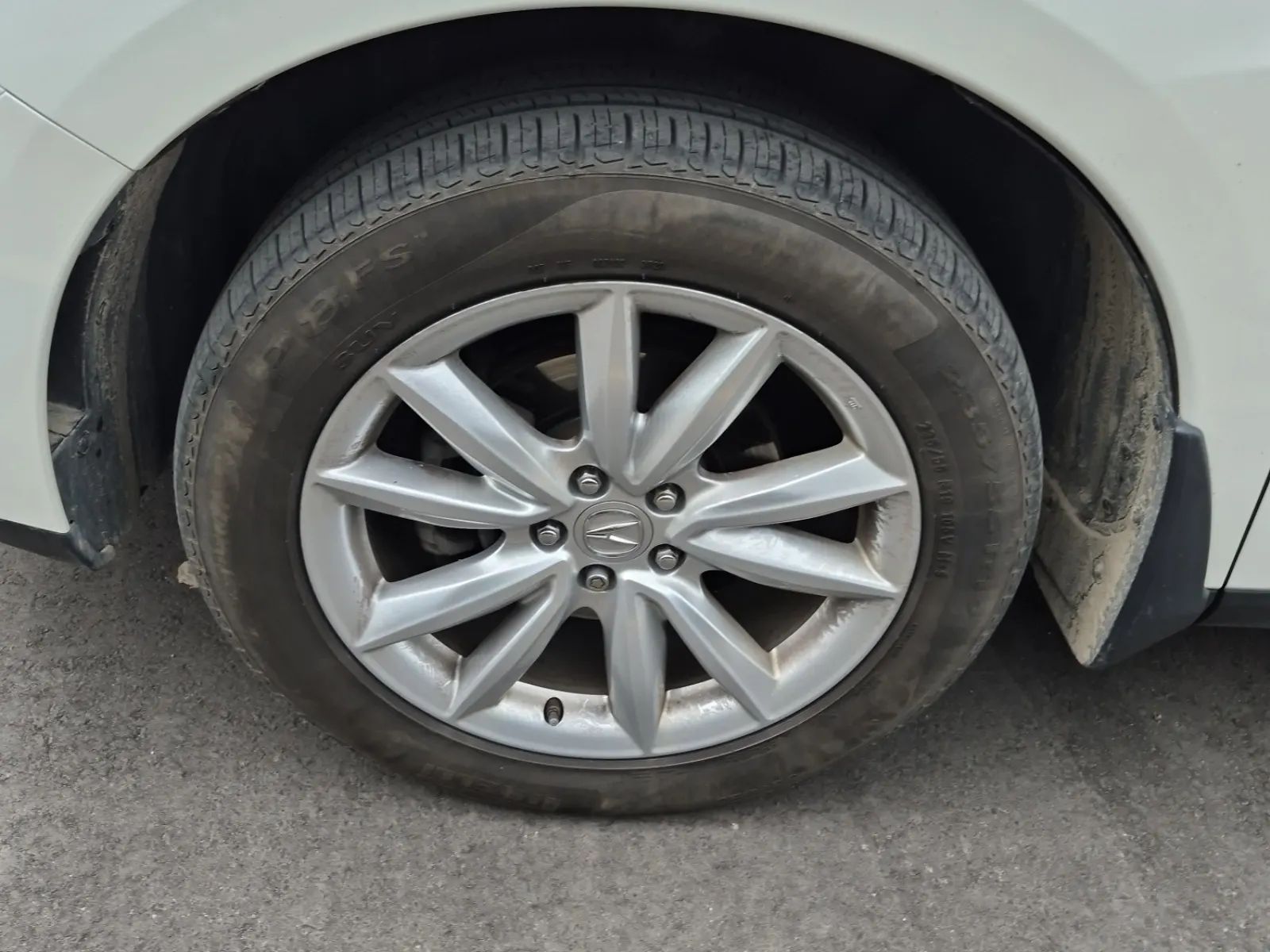 Front driver wheel/tire photo