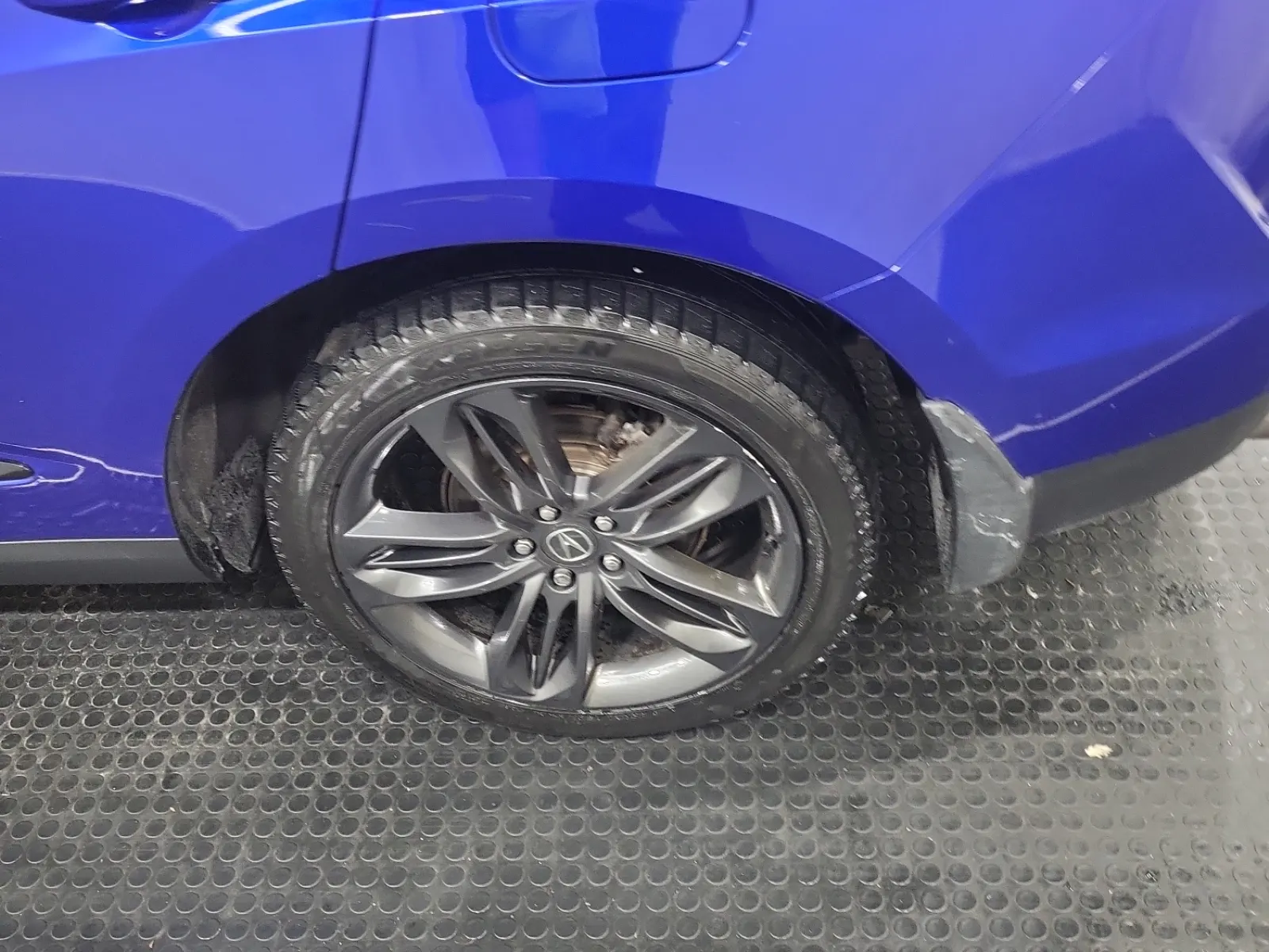 Left Rear Wheel/Tire Photo