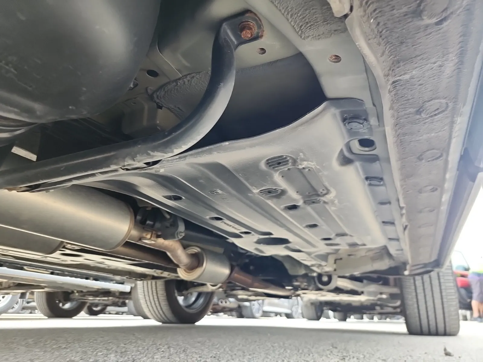 Undercarriage - Passenger Photo