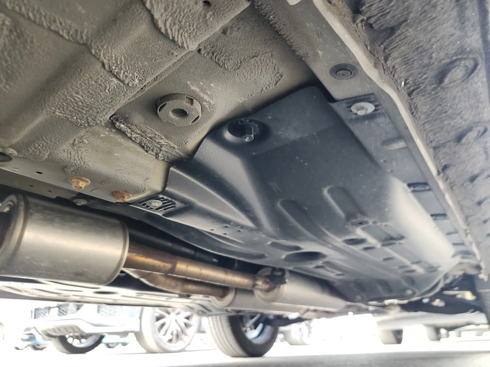 Undercarriage - Driver Photo