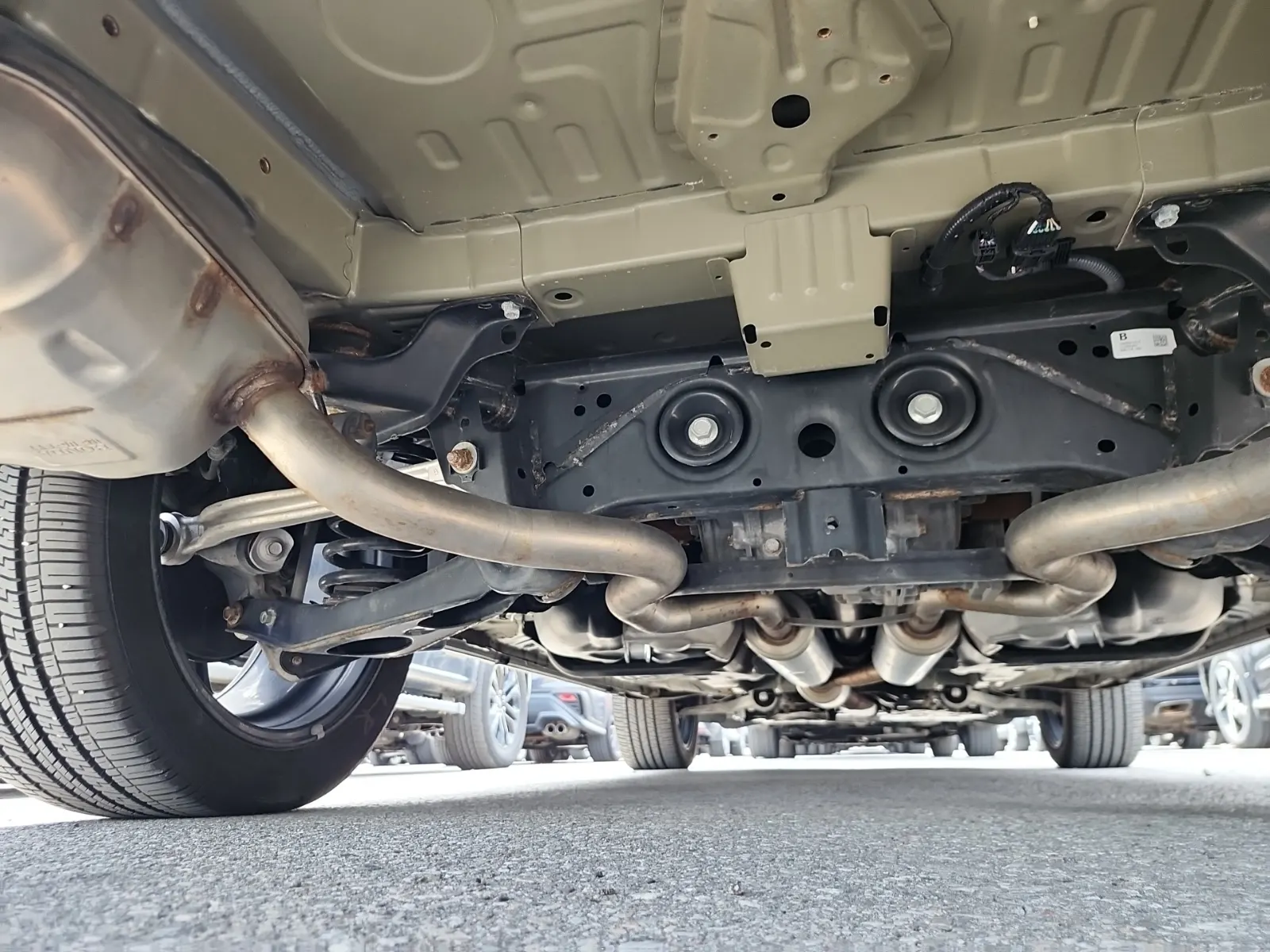 Undercarriage - Rear Photo