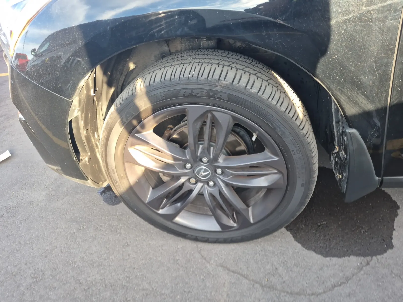 Front driver wheel/tire photo