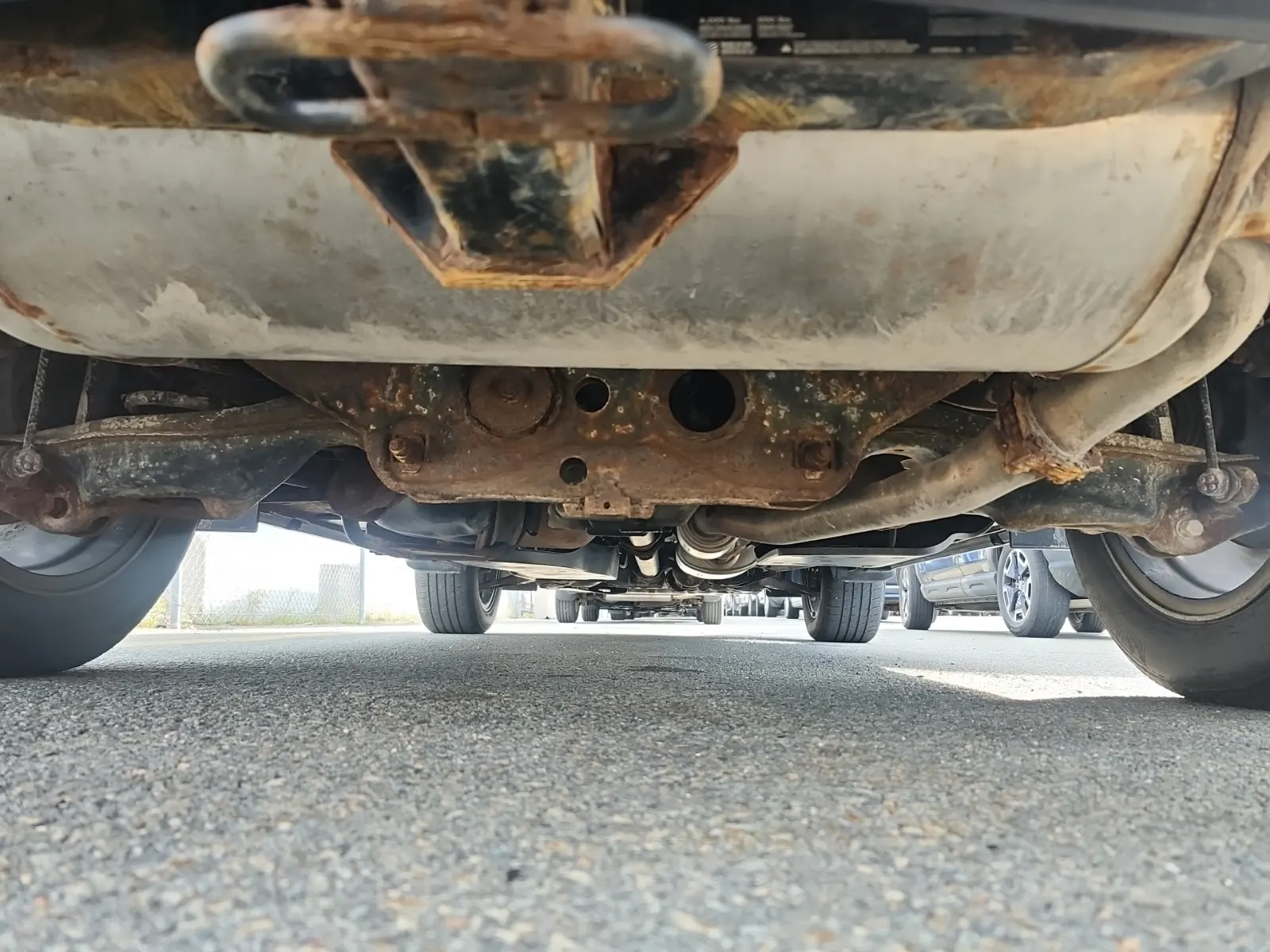 Undercarriage - Rear Photo