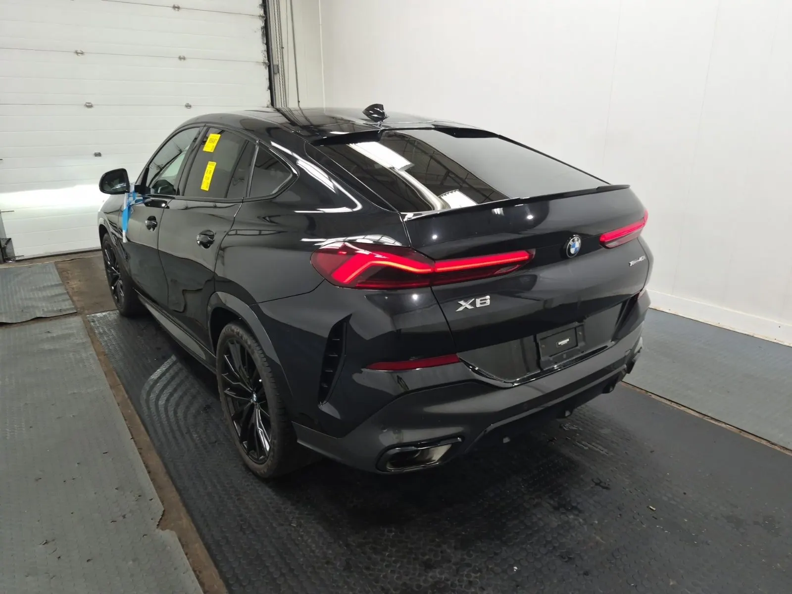 Driver Rear 3/4 Photo
