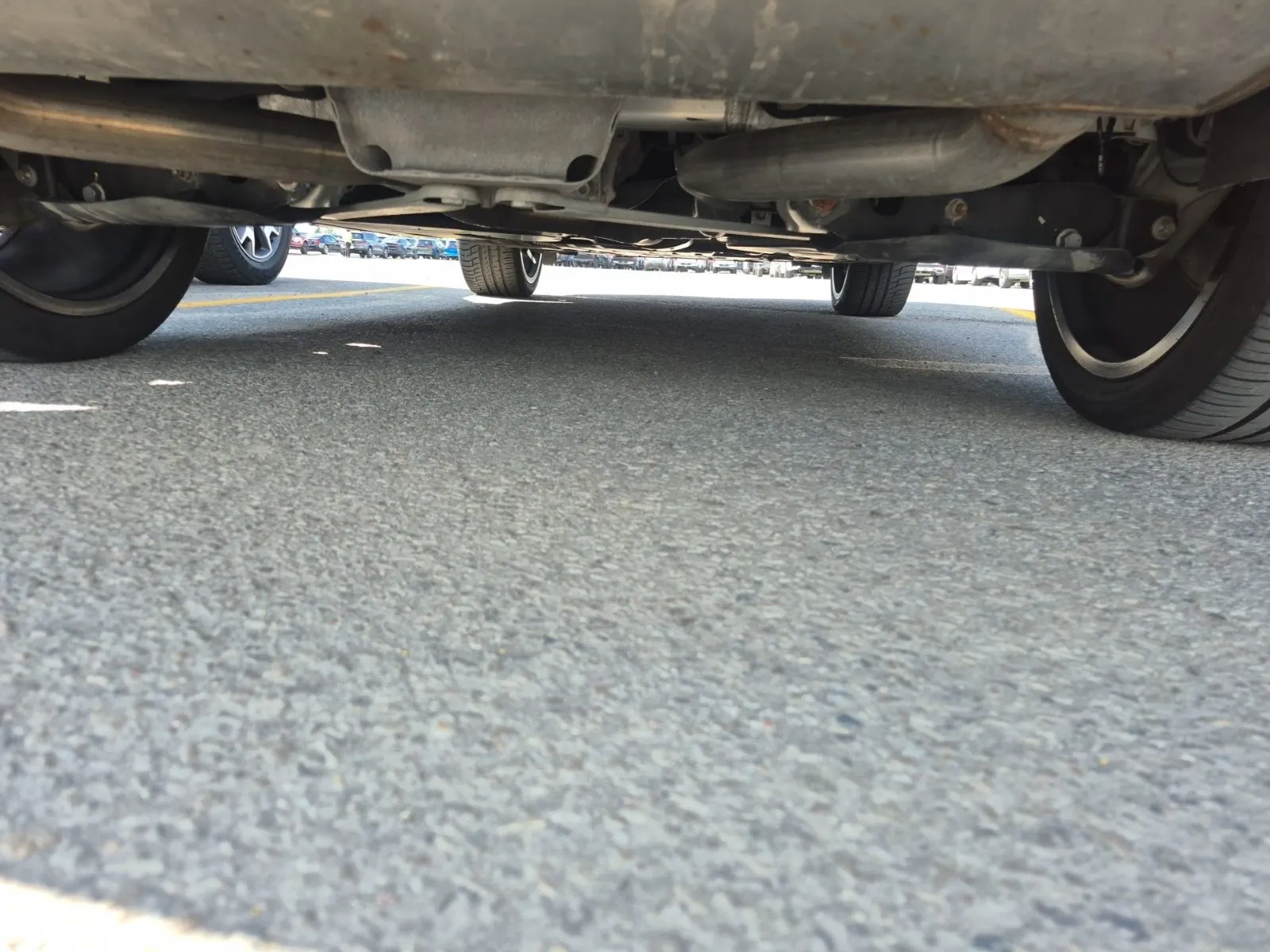 Undercarriage - Rear Photo