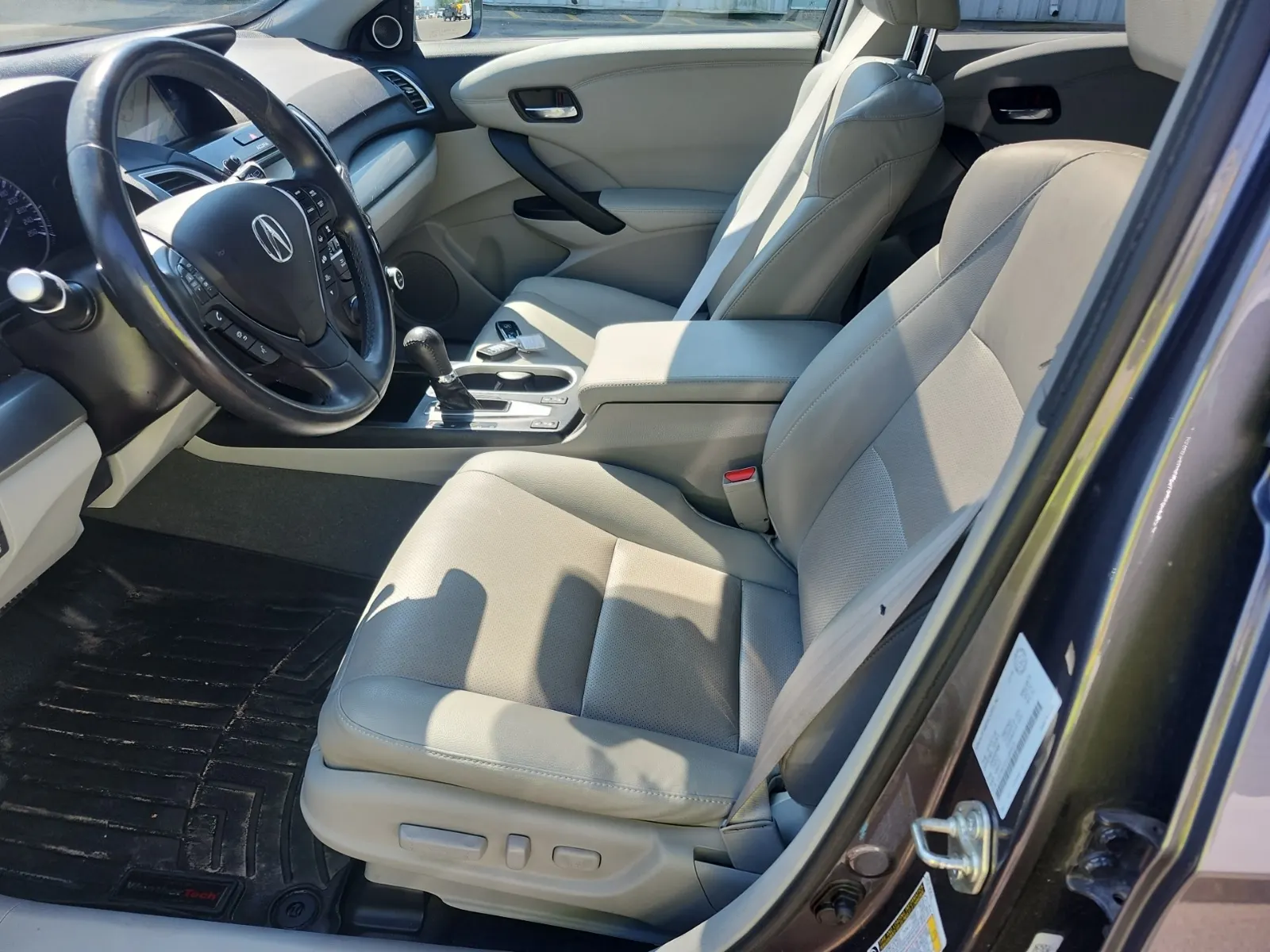 Front Interior Photo