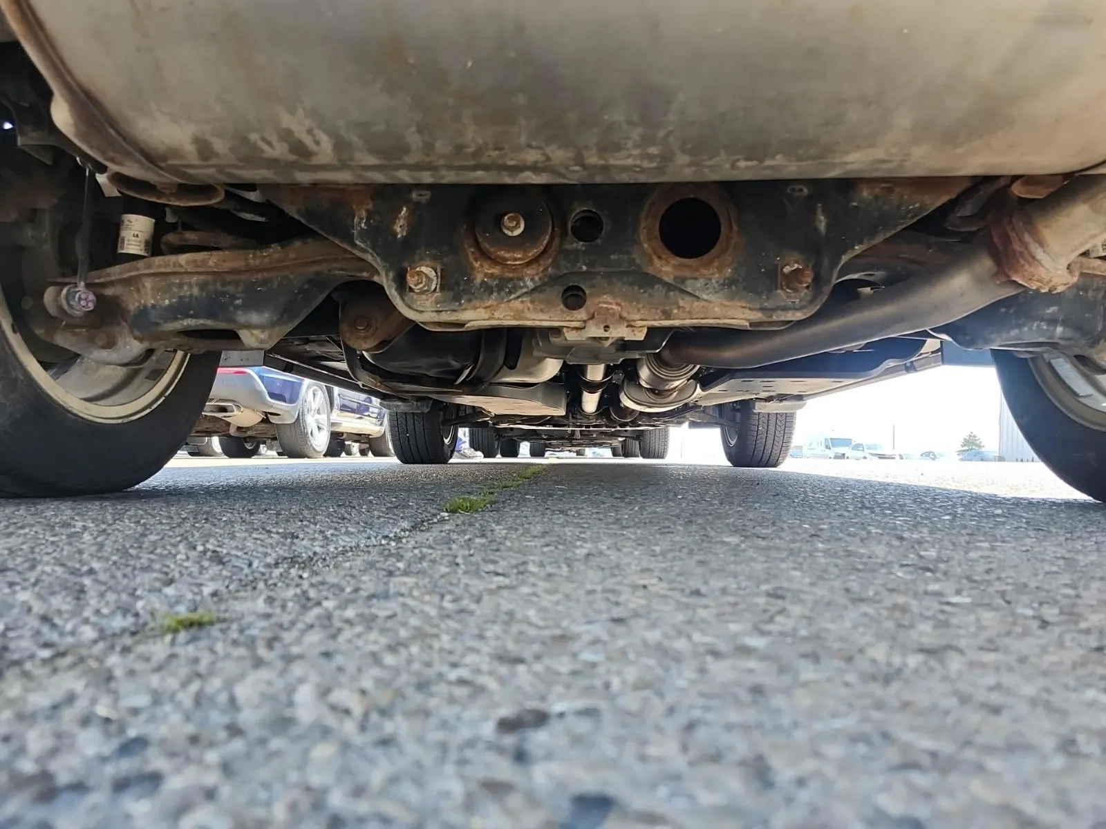 Undercarriage - Rear Photo