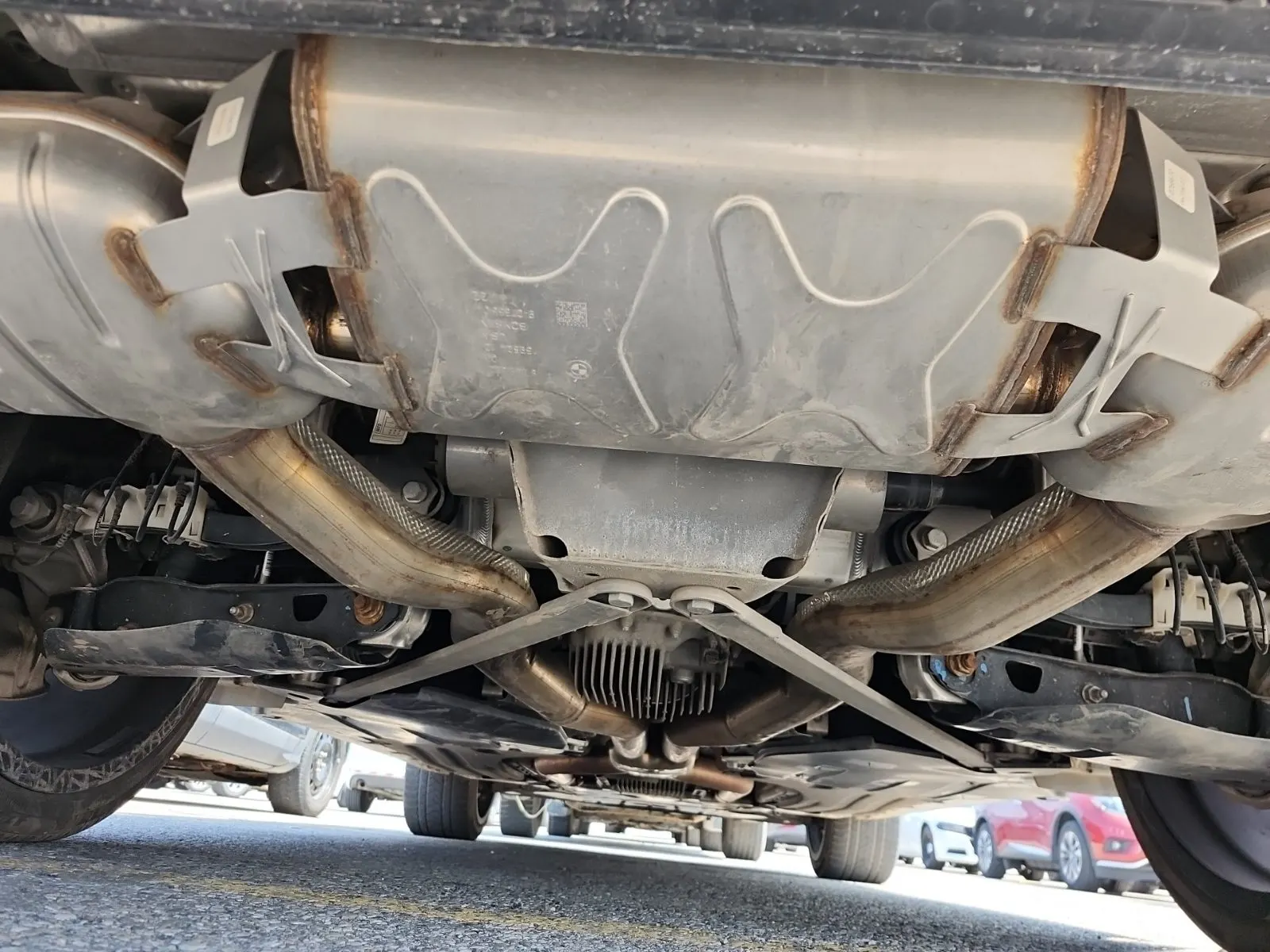 Undercarriage - Rear Photo