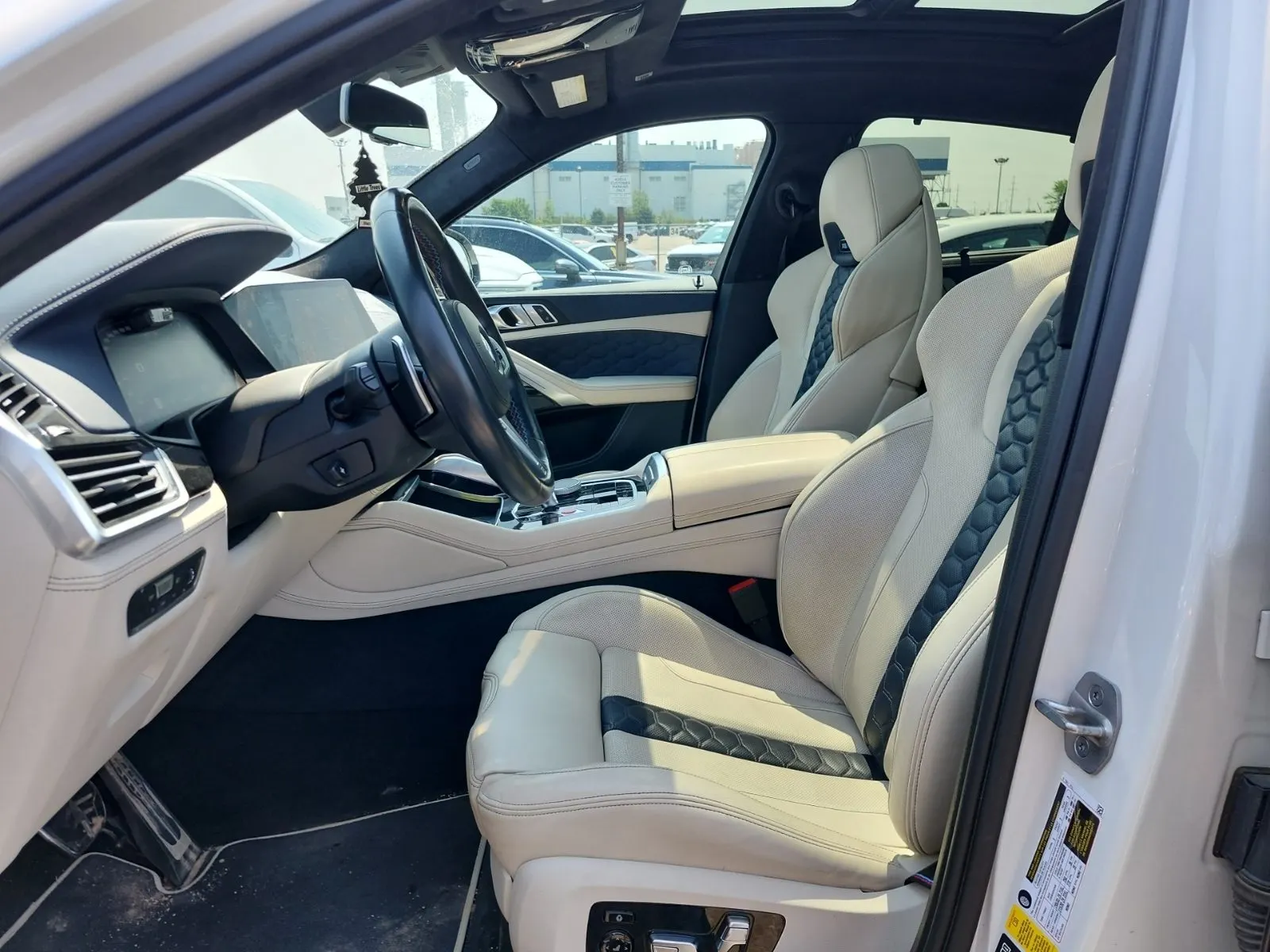 Front Interior Photo