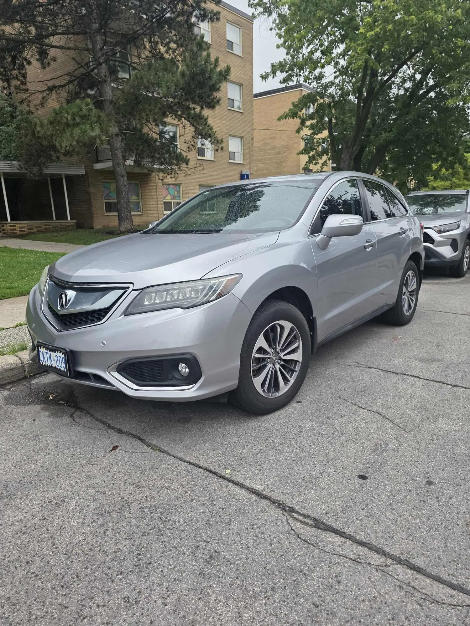 3/4 Front (Main image)