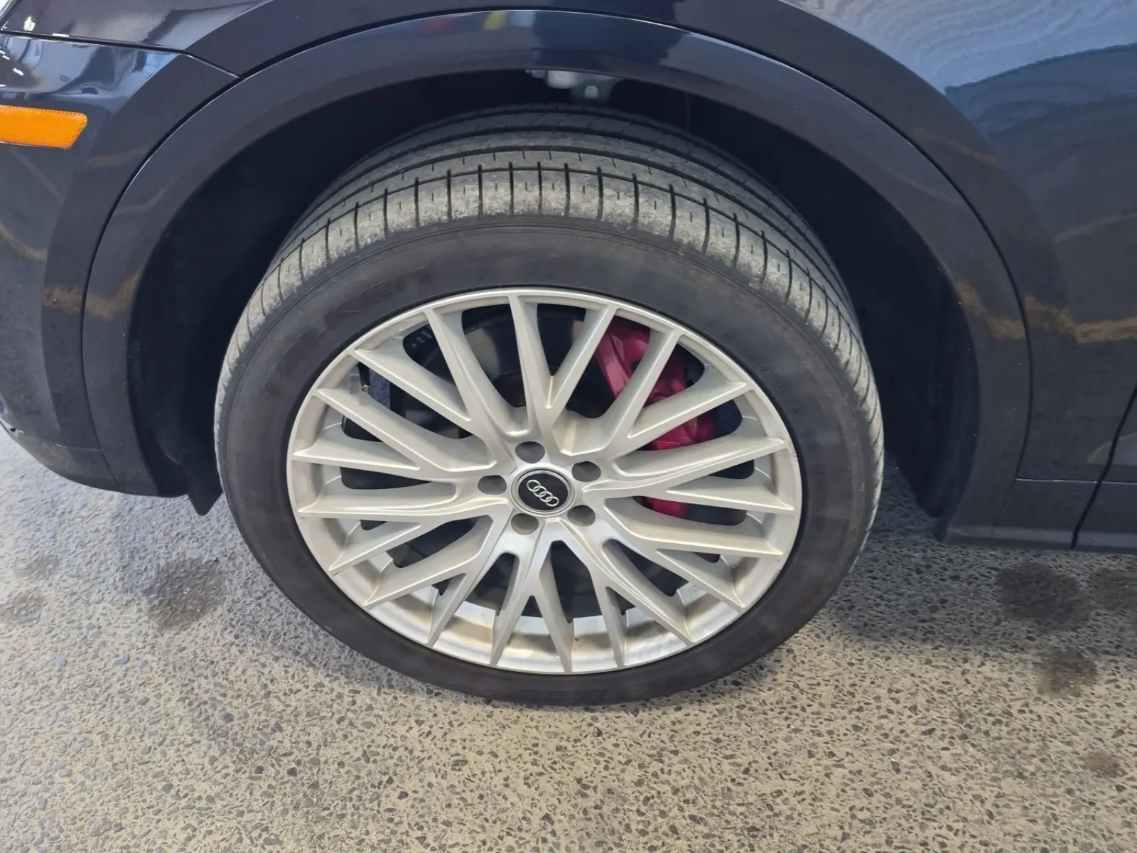 Front driver wheel/tire photo