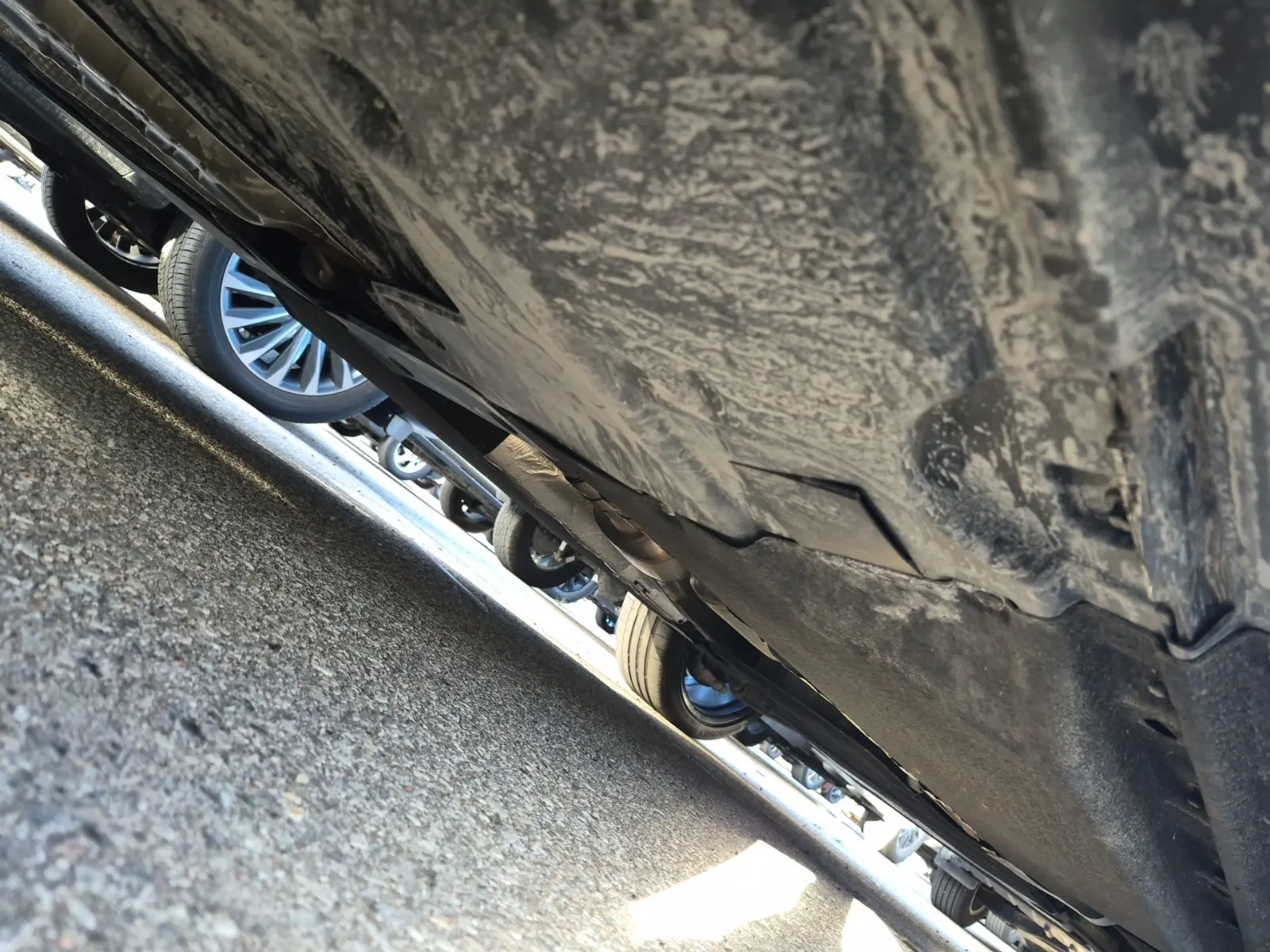 Undercarriage - Passenger Photo