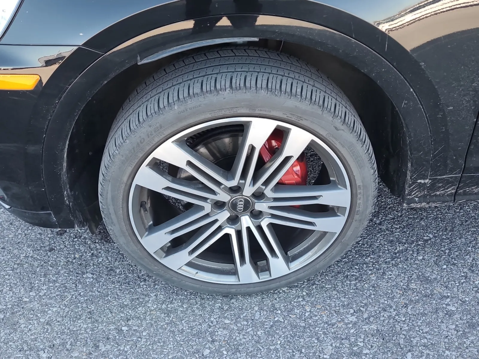 Front driver wheel/tire photo