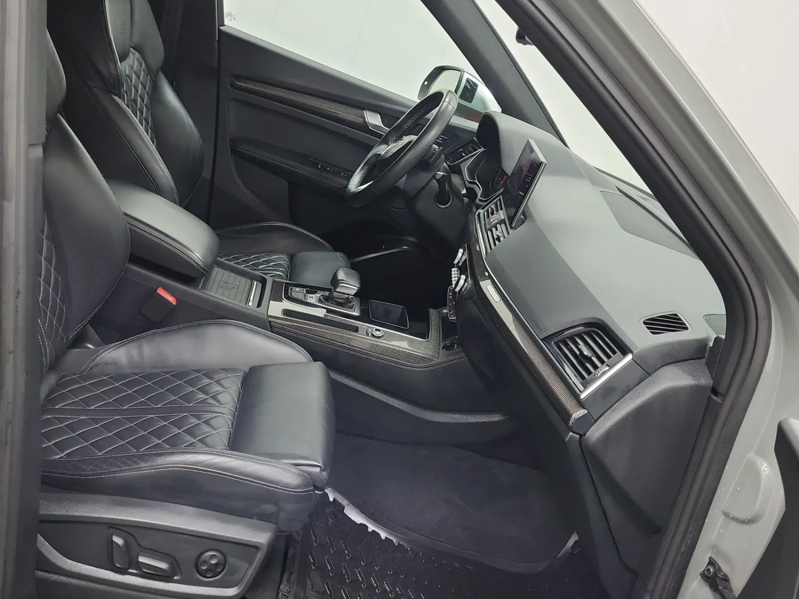 Right Side Interior Photo