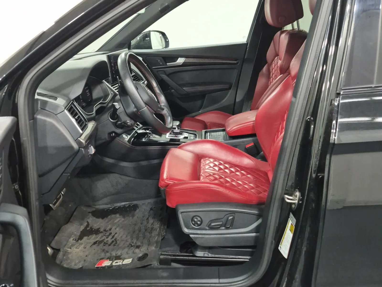 Front Interior Photo