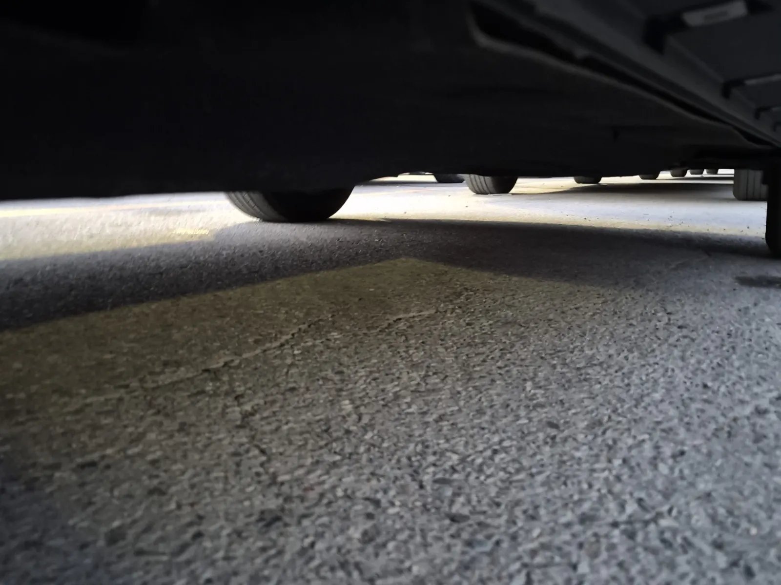 Undercarriage - Passenger Photo