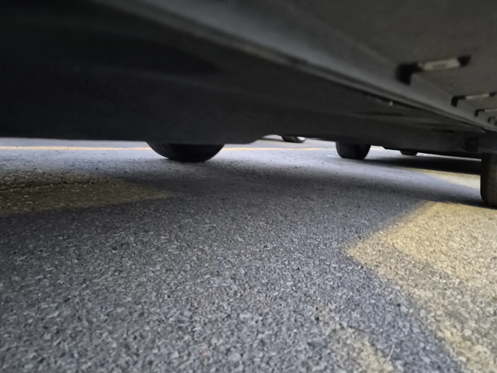 Undercarriage - Driver Photo