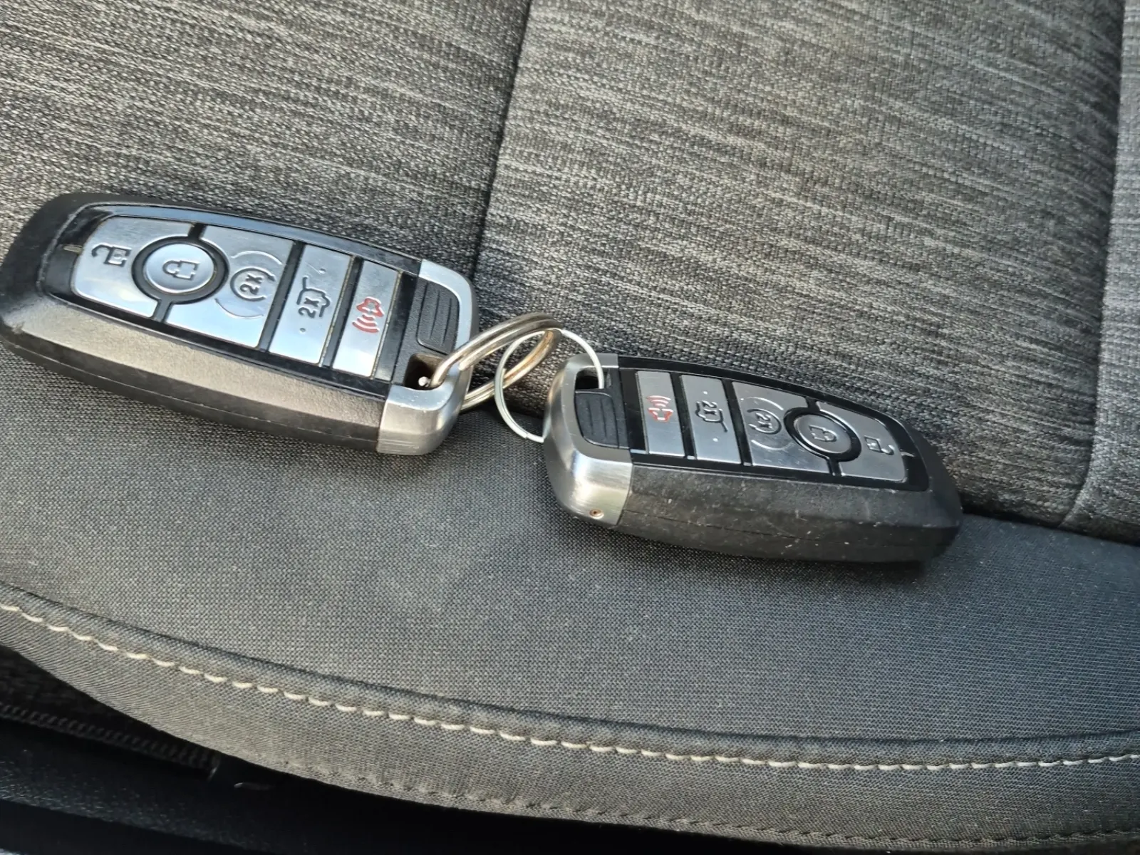 Keys/Fobs/Manual Photo
