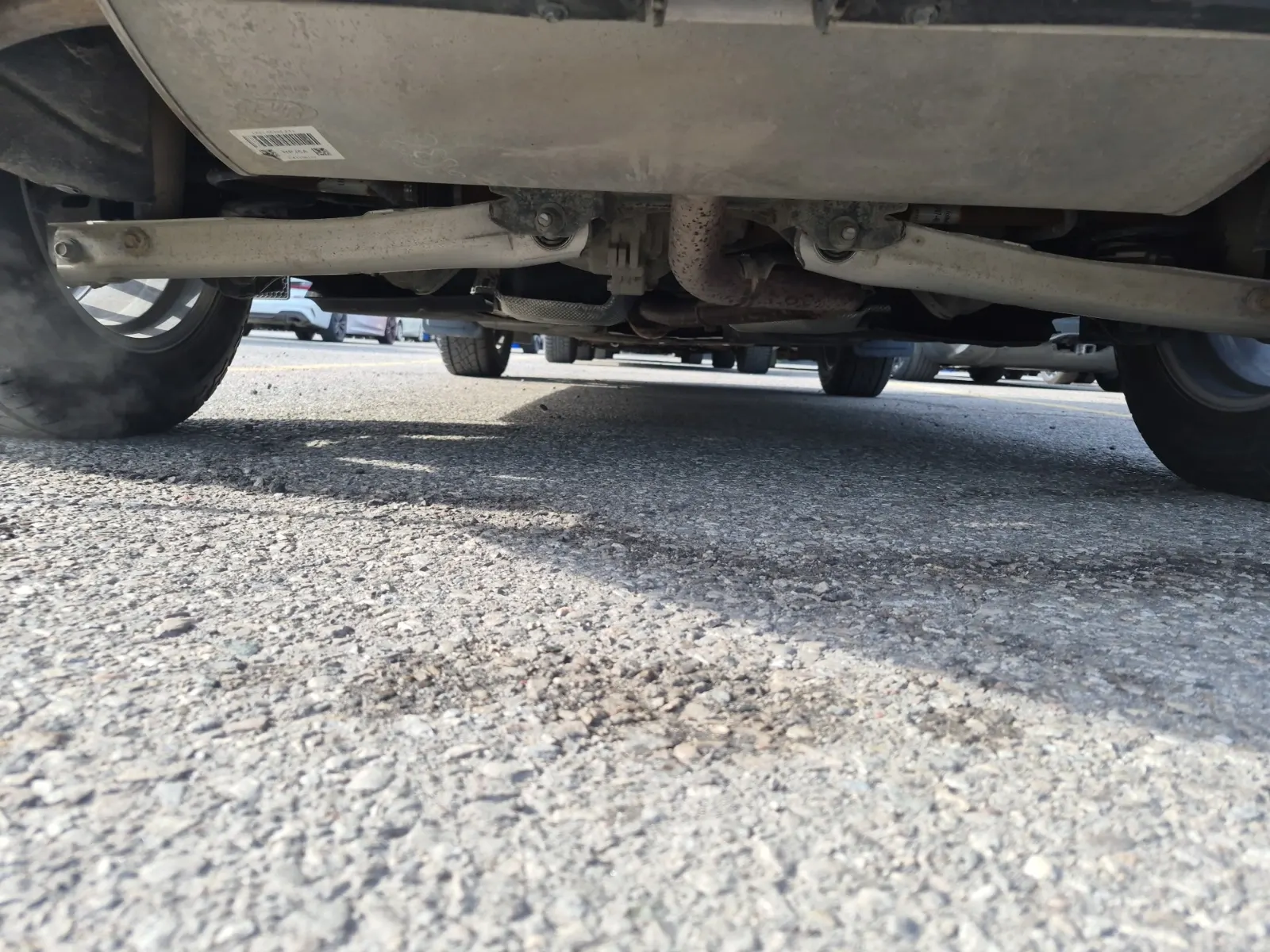 Undercarriage - Rear Photo