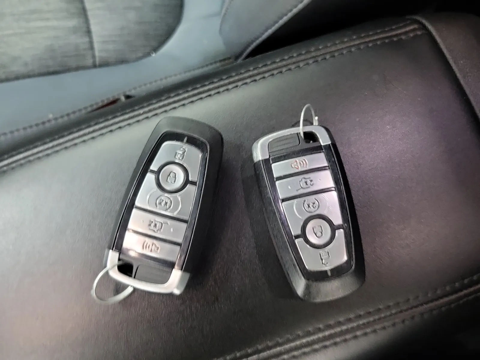 Keys/Fobs/Manual Photo