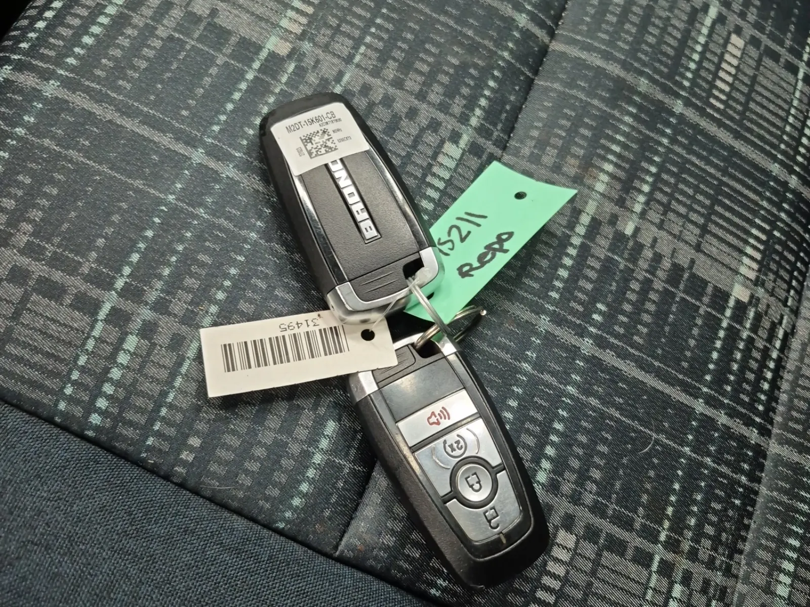 Keys/Fobs/Manual Photo