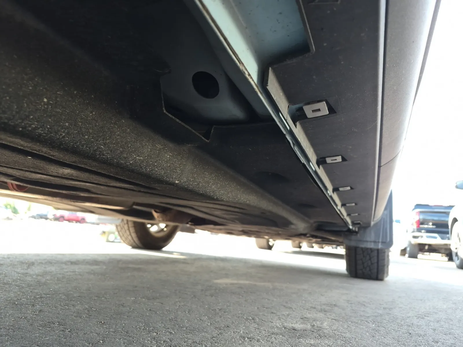 Undercarriage - Passenger Photo