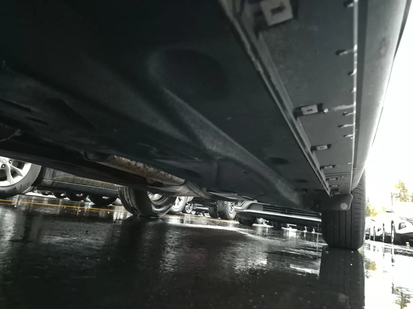 Undercarriage - Driver Photo