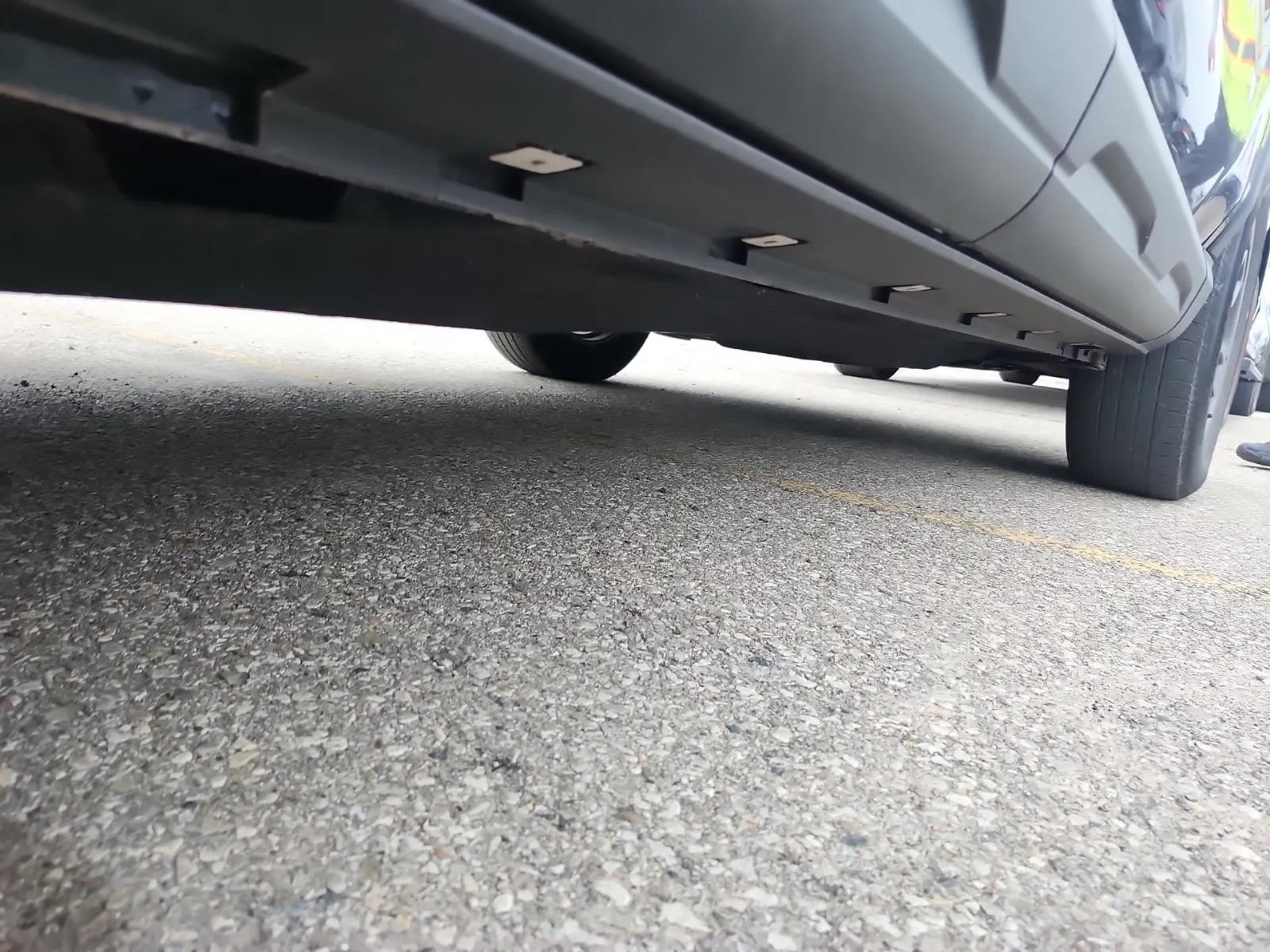 Undercarriage - Passenger Photo