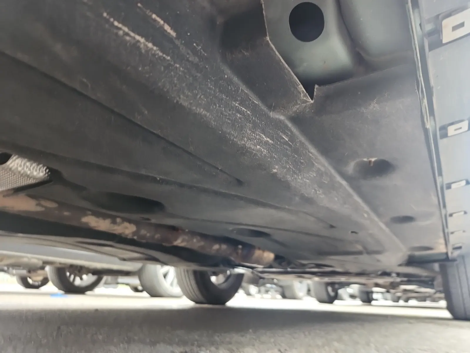 Undercarriage - Passenger Photo