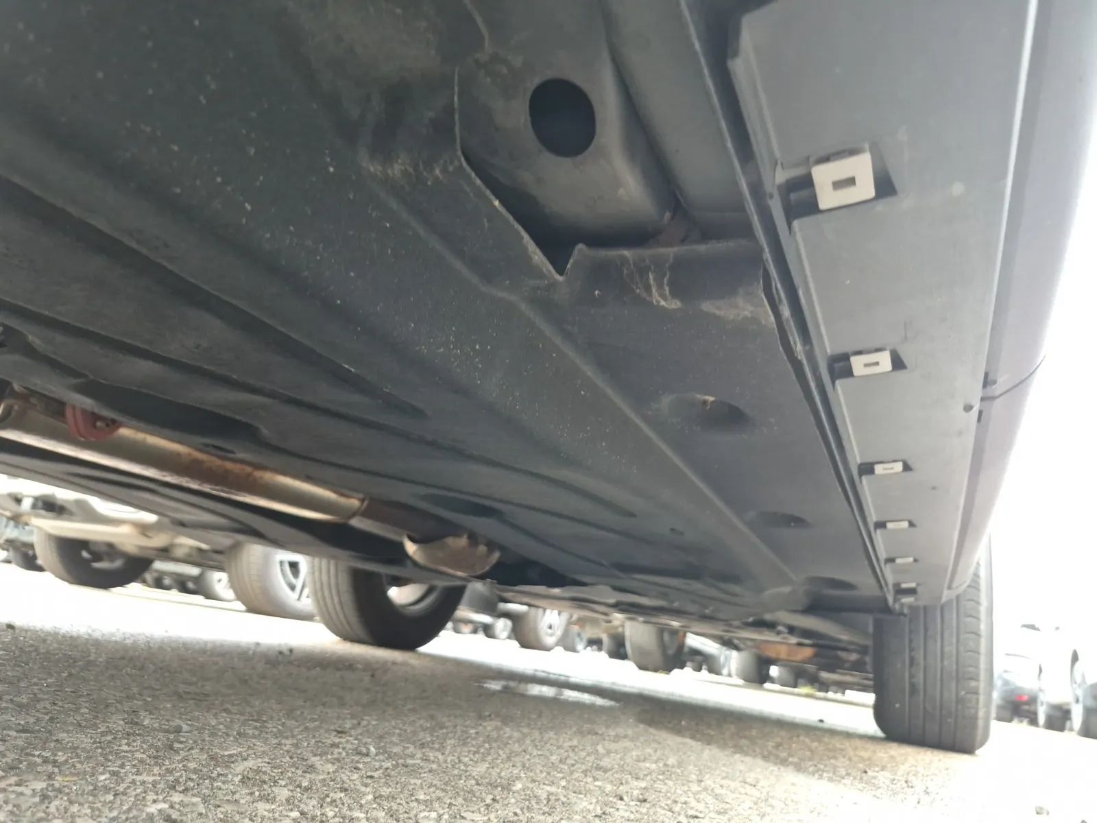 Undercarriage - Passenger Photo